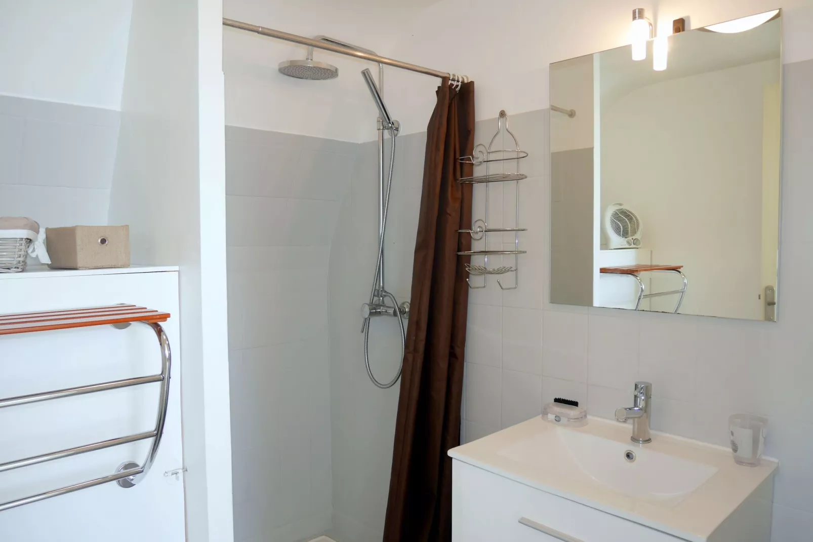 Ferienhaus Beuzec-Cap-Sizun-Bathroom