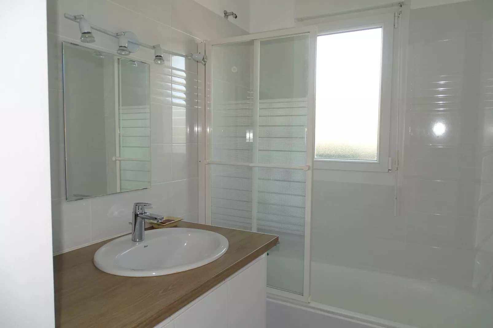 Maison de vacances Saint-Pierre-Quiberon-Bathroom