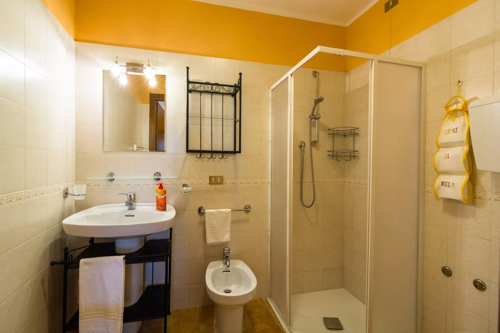 Azalea-Bathroom