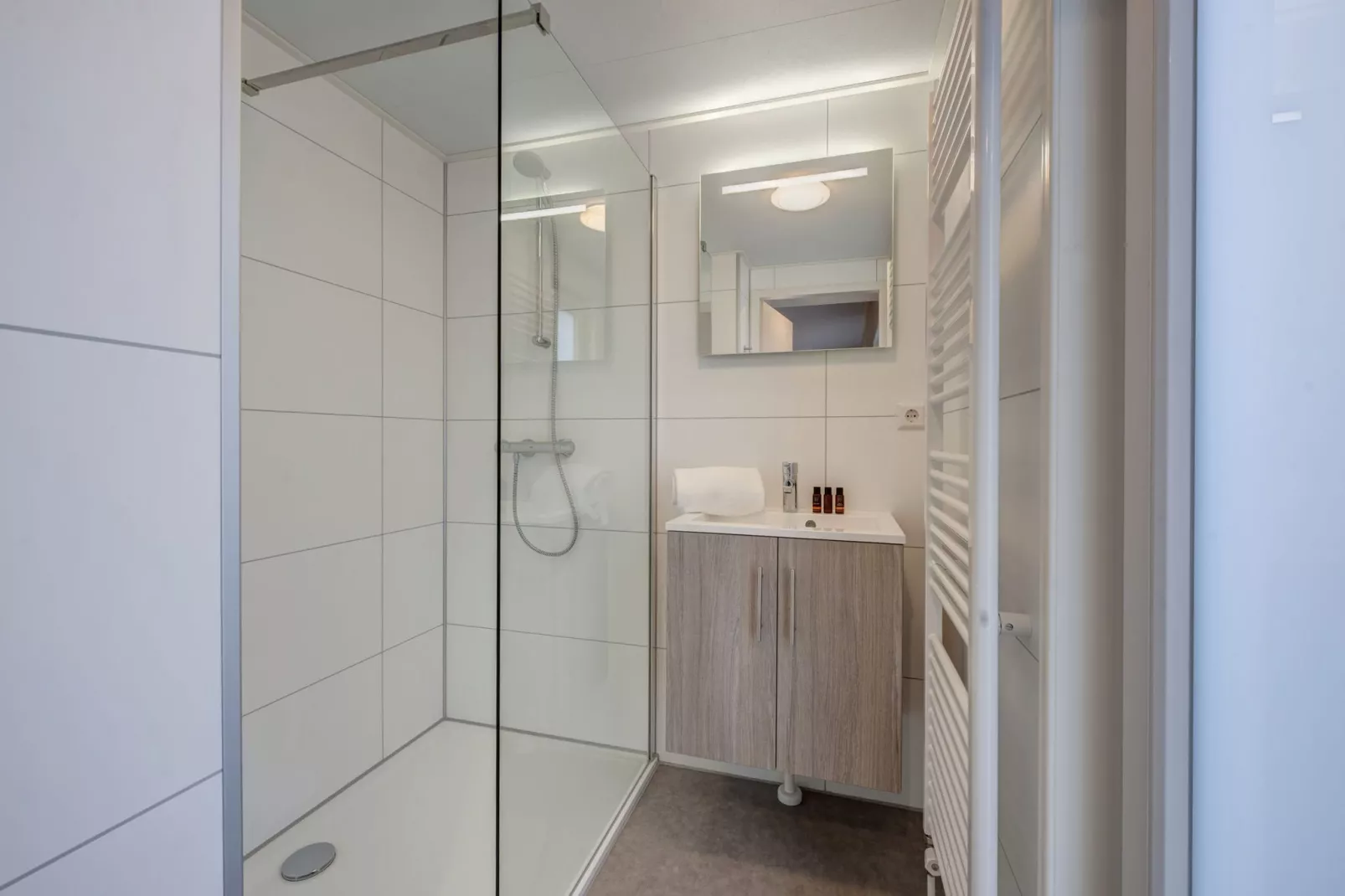 Vakantiepark Kijkduin 1-Bathroom