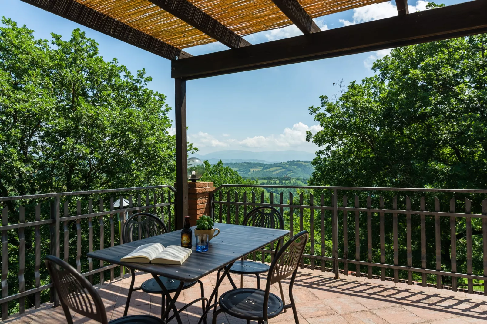 Azalea-Terrace balcony