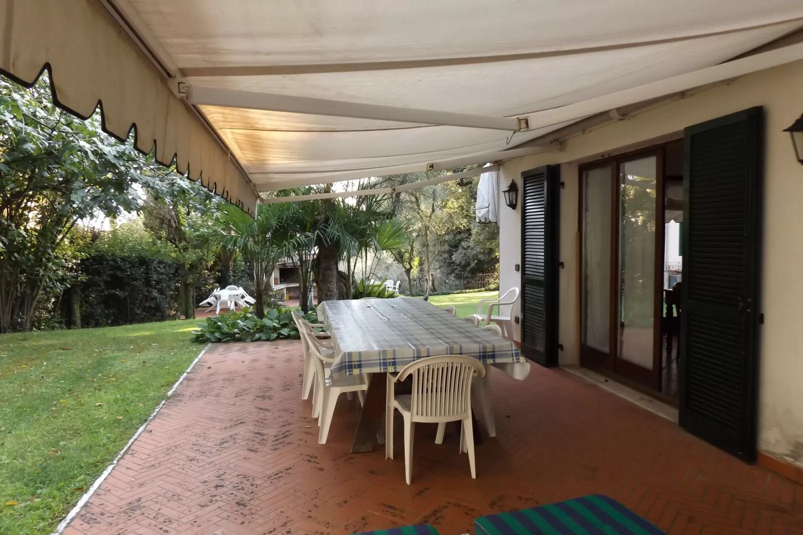 Villa Mary-Terrace balcony