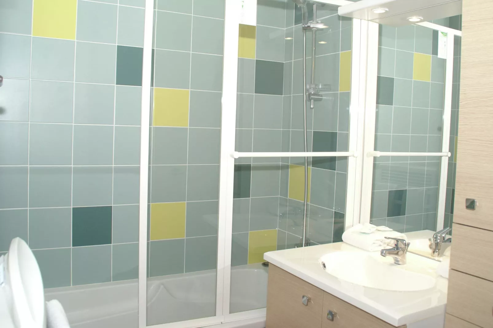 Fleur de Sel 3-Bathroom