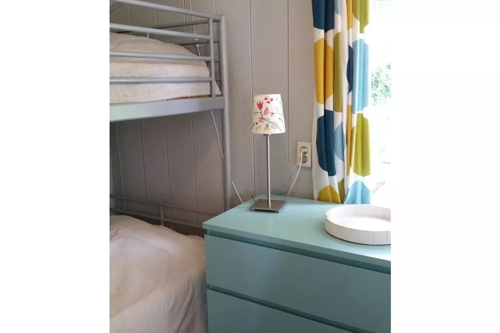 191365-Bedroom
