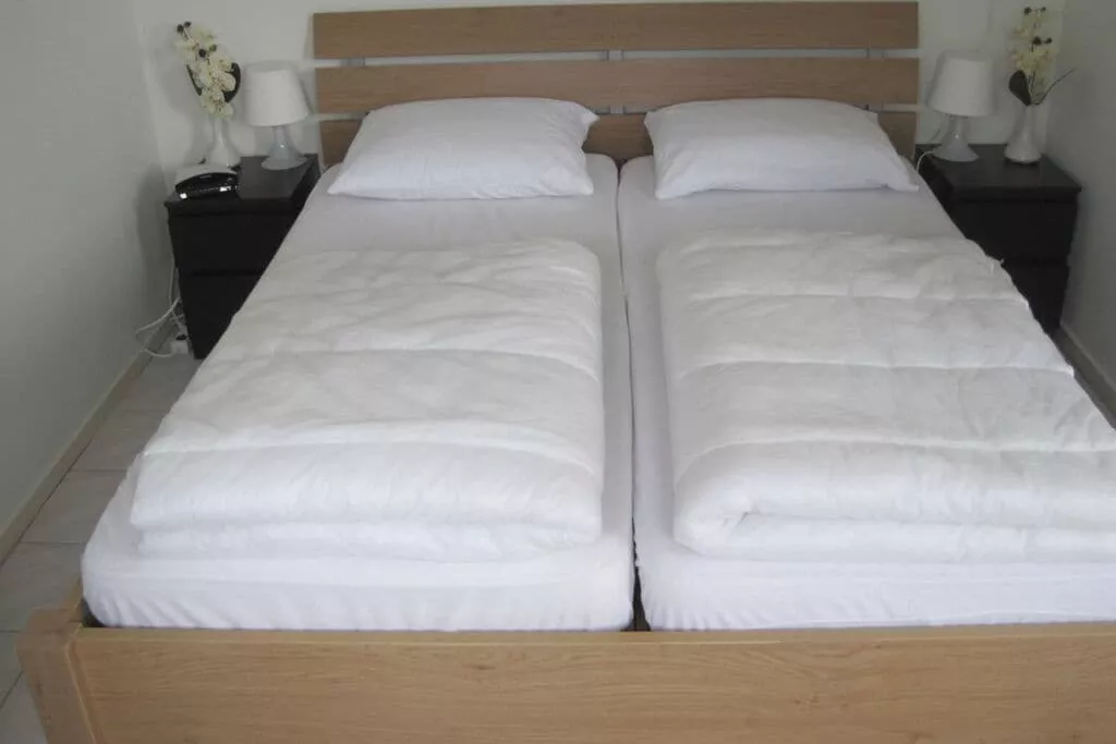116584-Bedroom