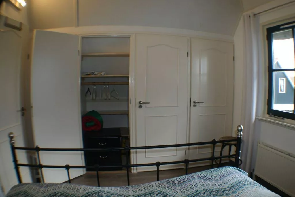 136704-Bedroom