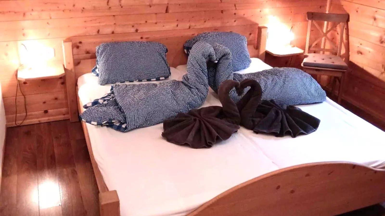 Lisa und Emely-Chambre