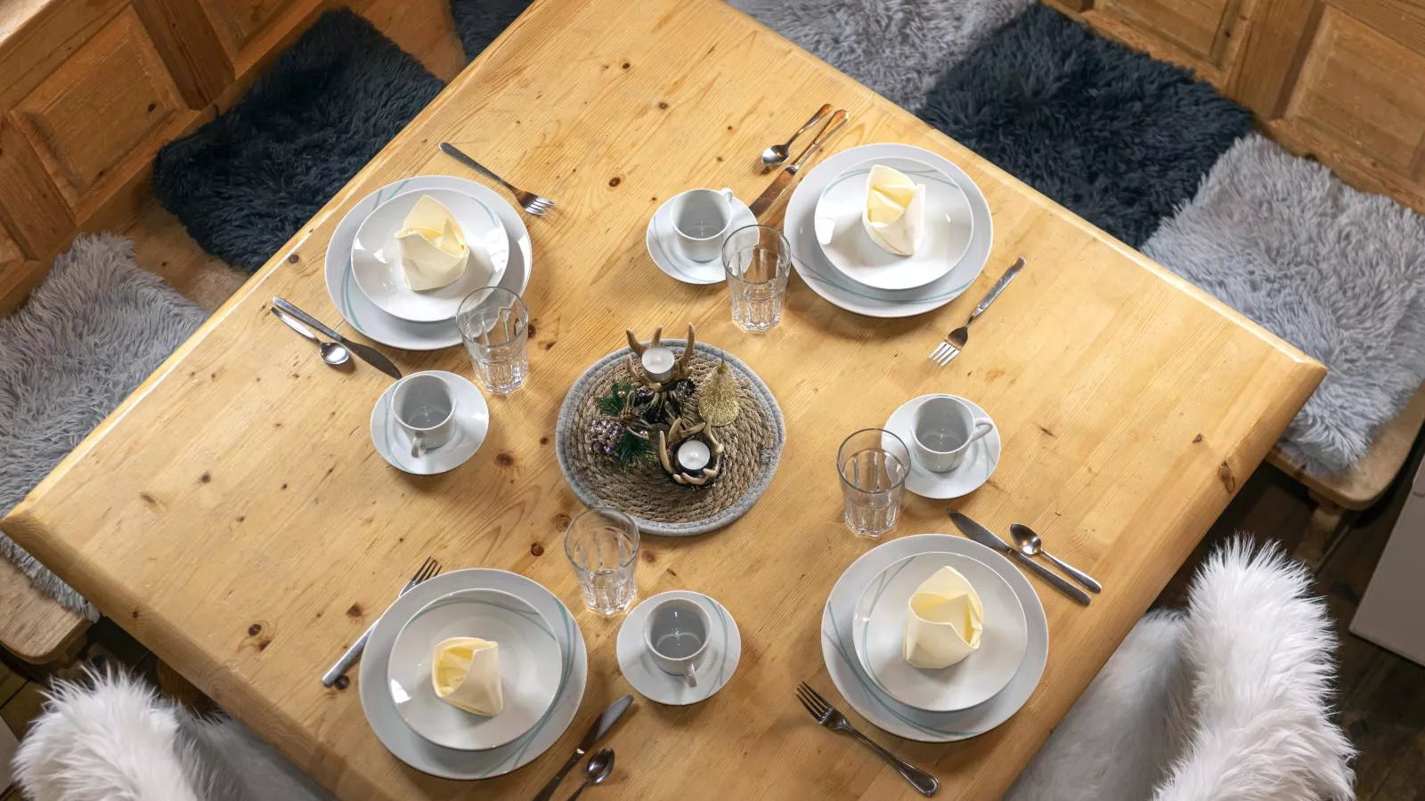 Urige Doppelhaushälfte 11-Dining room