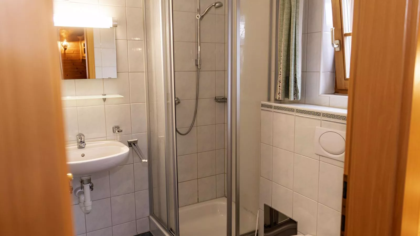 Urige Doppelhaushälfte 11-Bathroom
