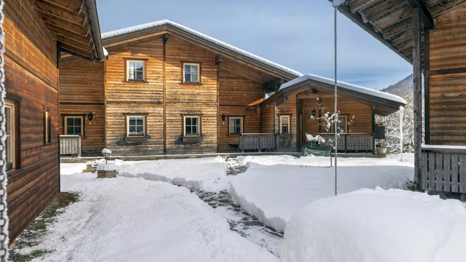 Urige Doppelhaushälfte 11 und 12-Exterior winter