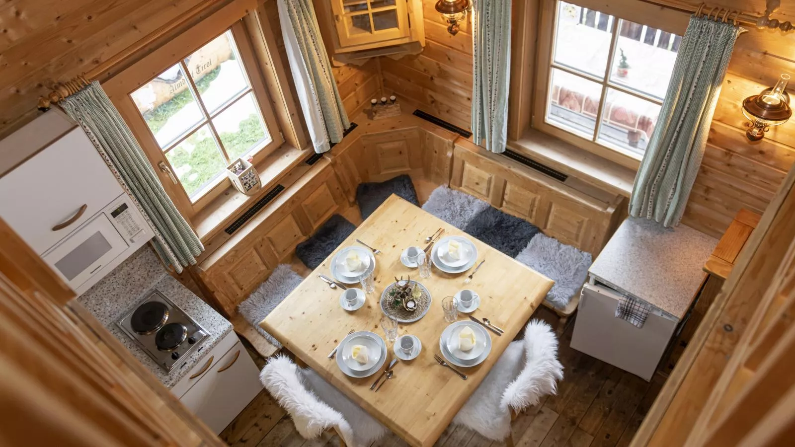 Urige Doppelhaushälfte 16-Dining room