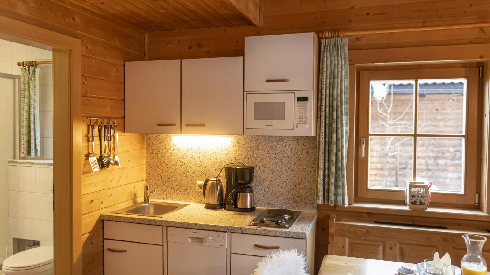 Urige Doppelhaushälfte 15 und 16-Kitchen