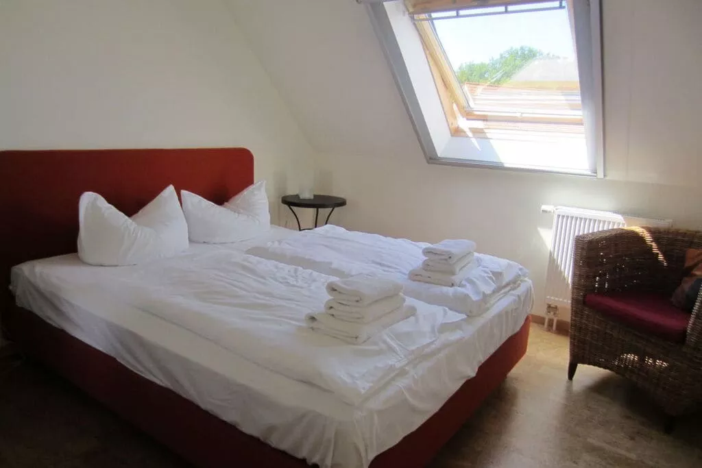 222024-Bedroom