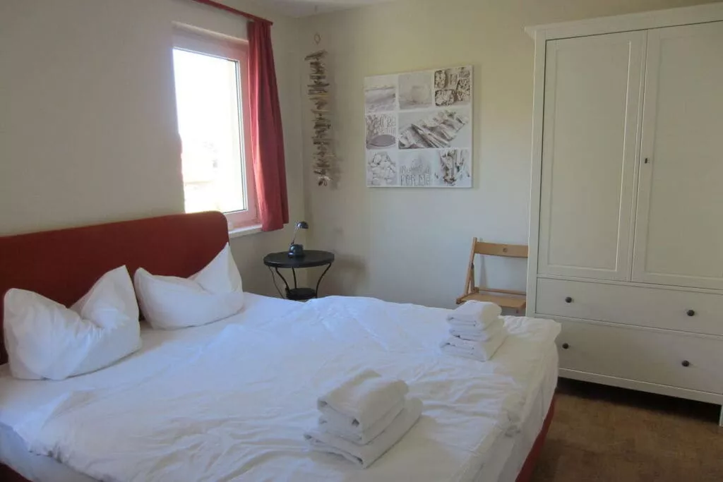 222024-Bedroom