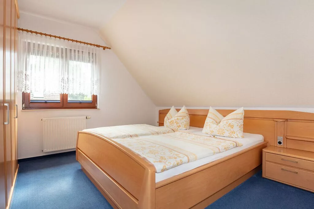 124610-Bedroom