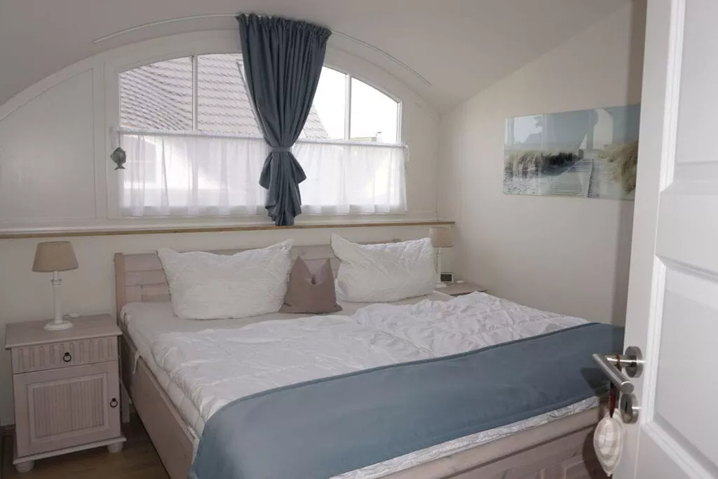 203849-Bedroom