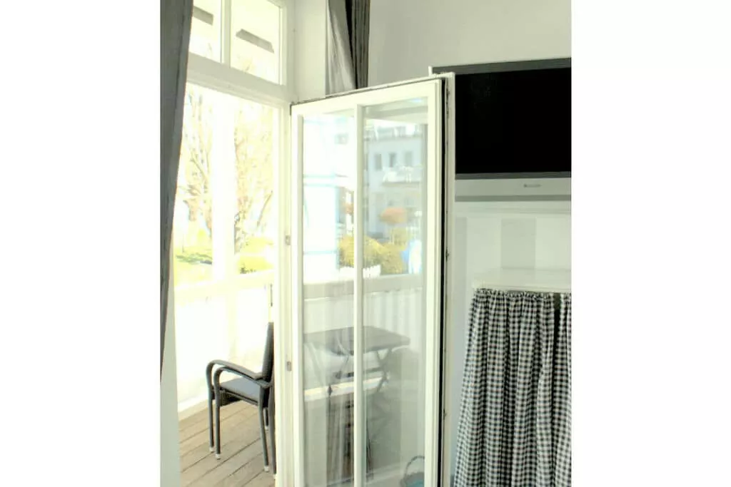 194676-Bedroom