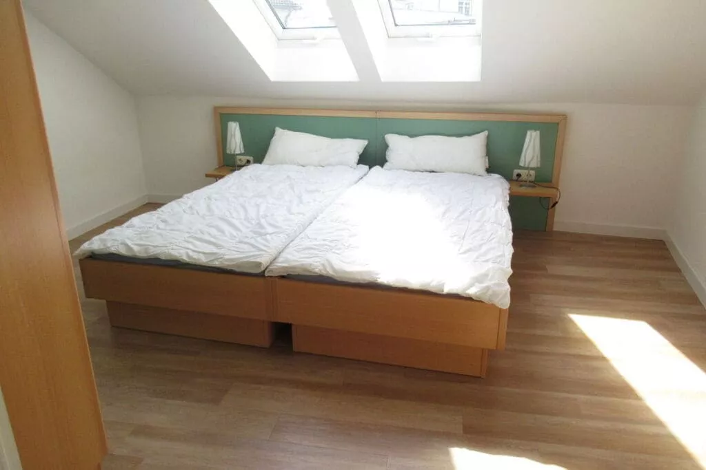 192415-Bedroom