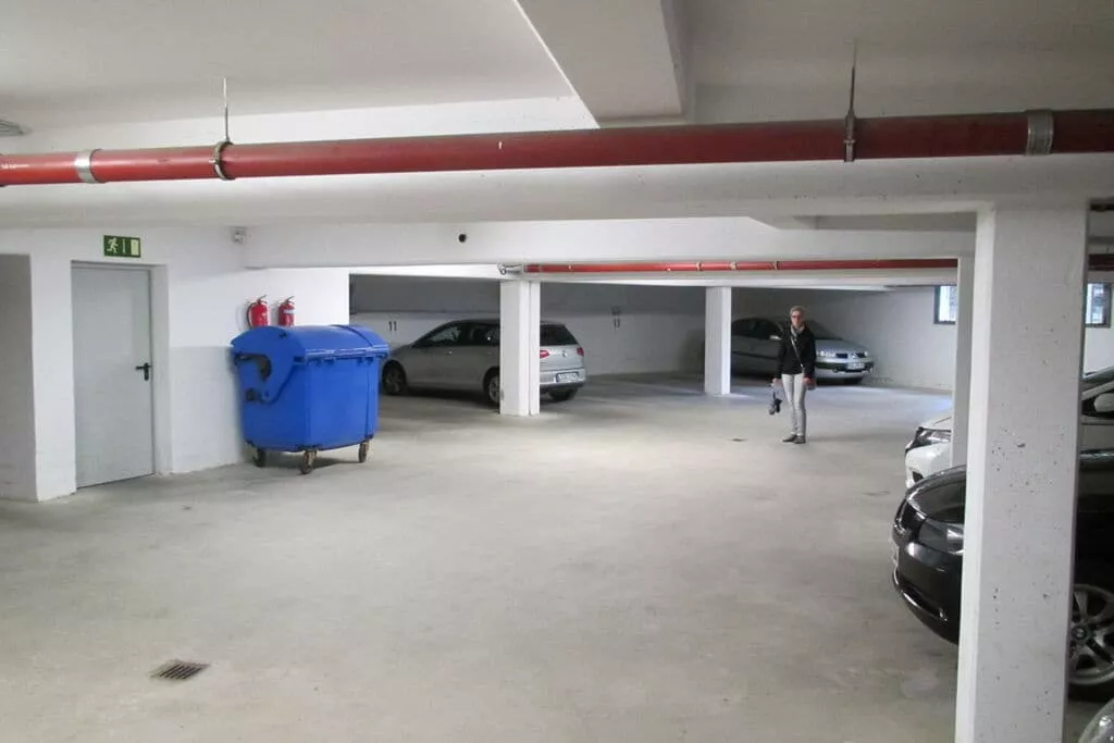 192415-Parking