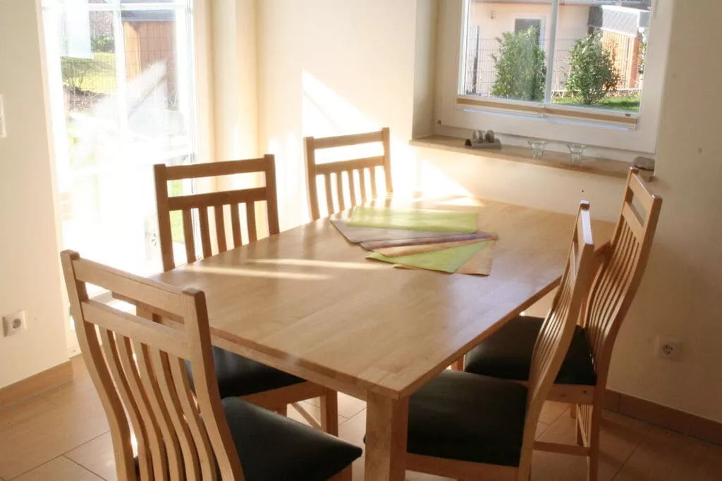 149135-Dining room