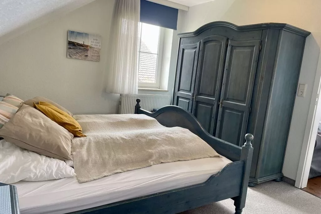 205504-Bedroom