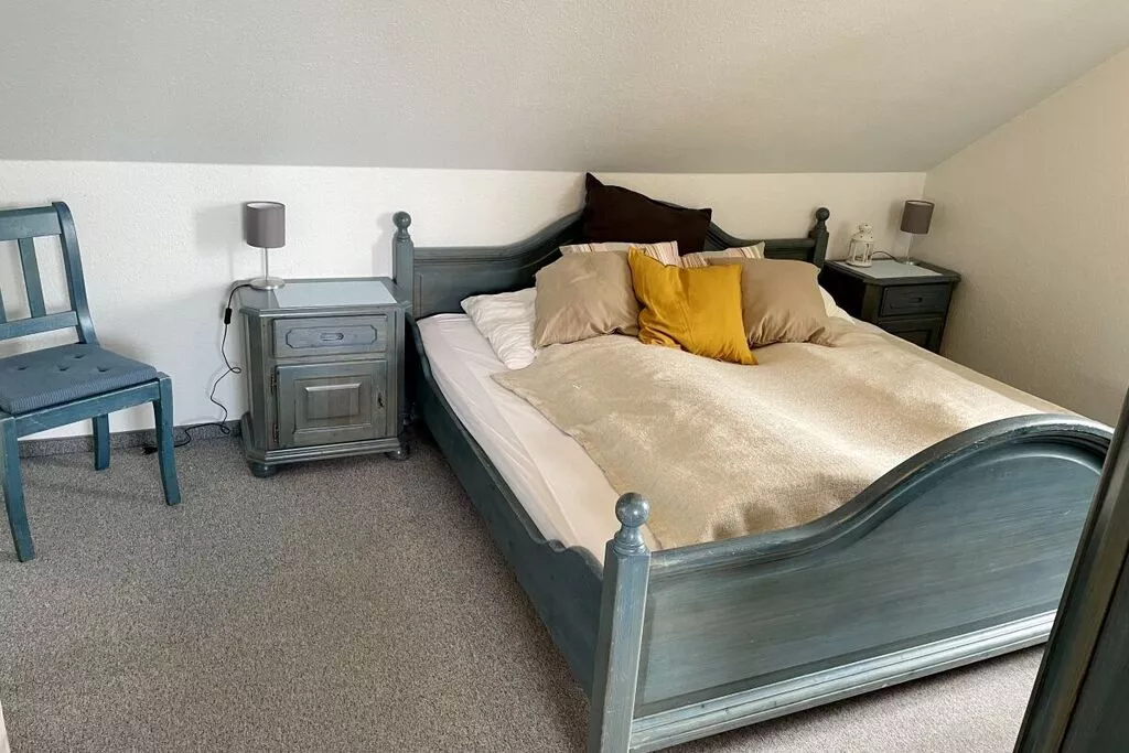 205504-Bedroom