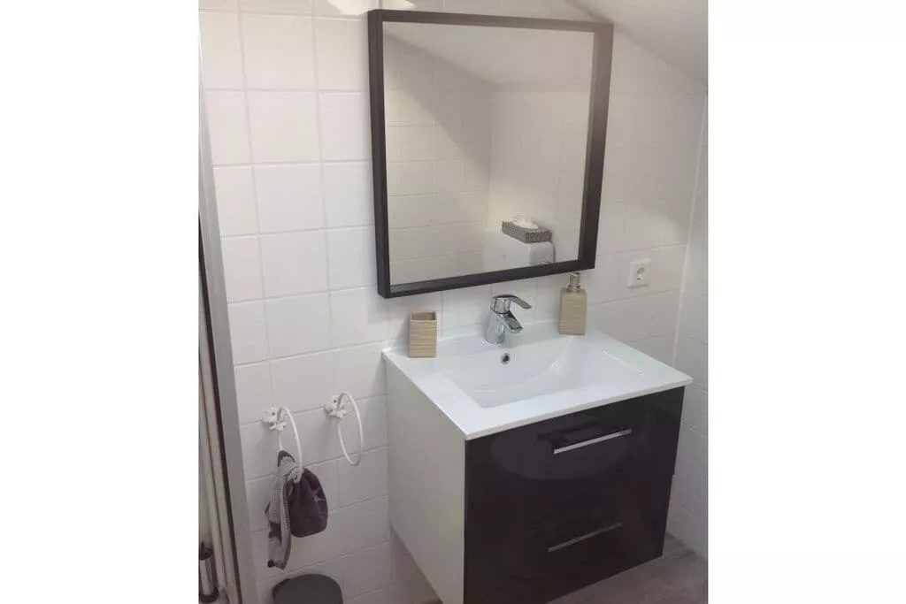 192389-Bathroom