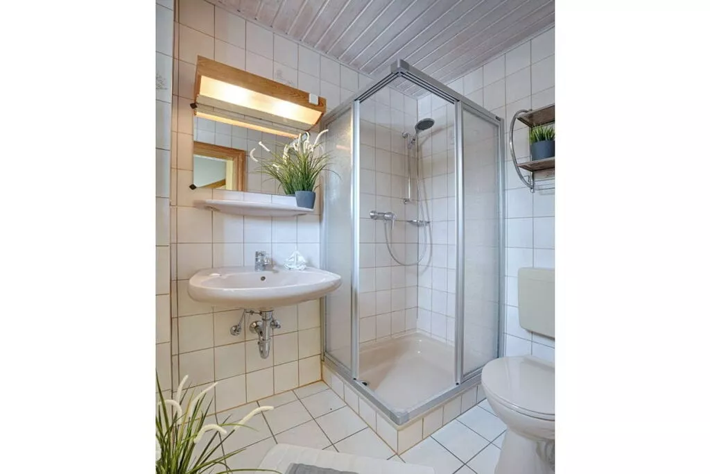 215500-Badezimmer