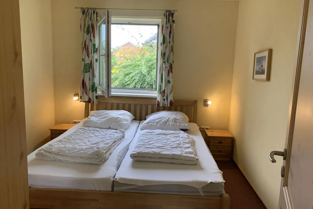 222665-Bedroom