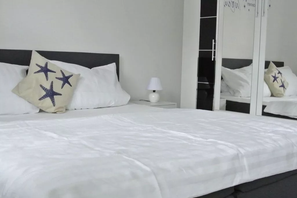 218427-Bedroom