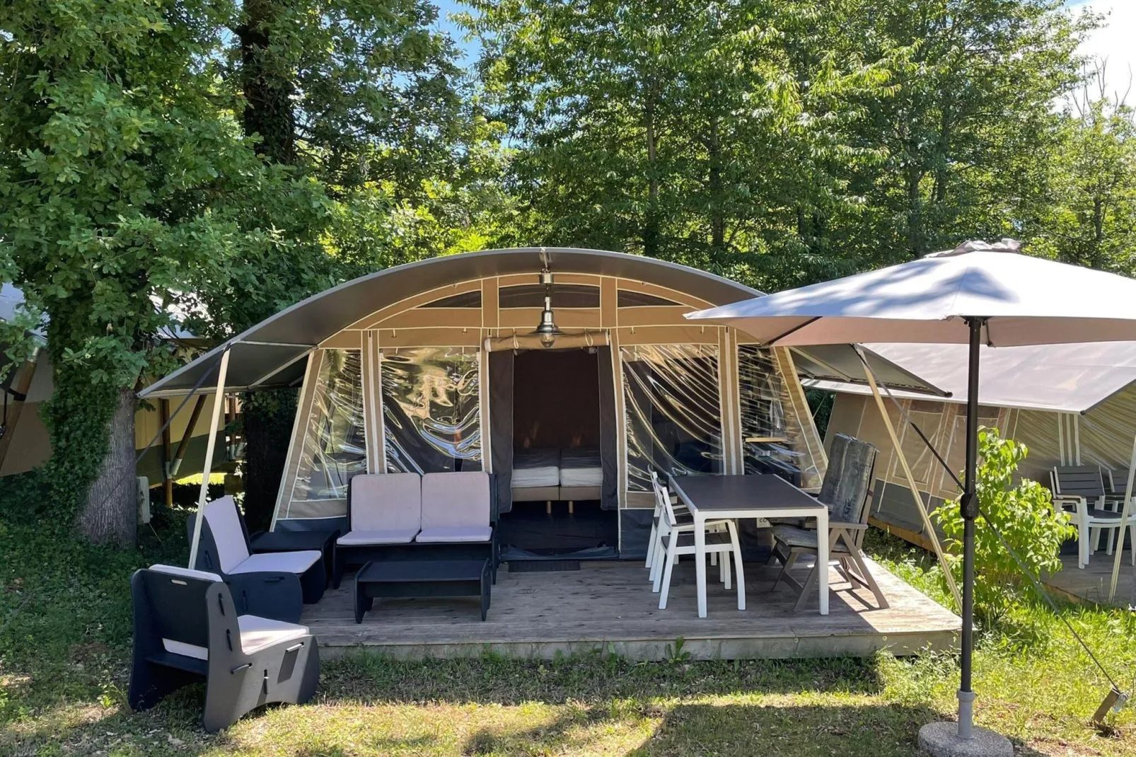 Camping Le Clou 1-Gebiete Sommer 1 km