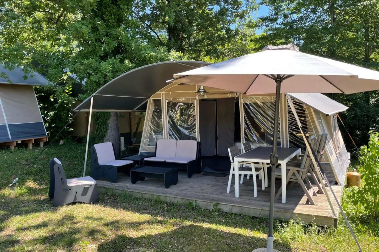 Camping Le Clou 1-Gebiete Sommer 1 km