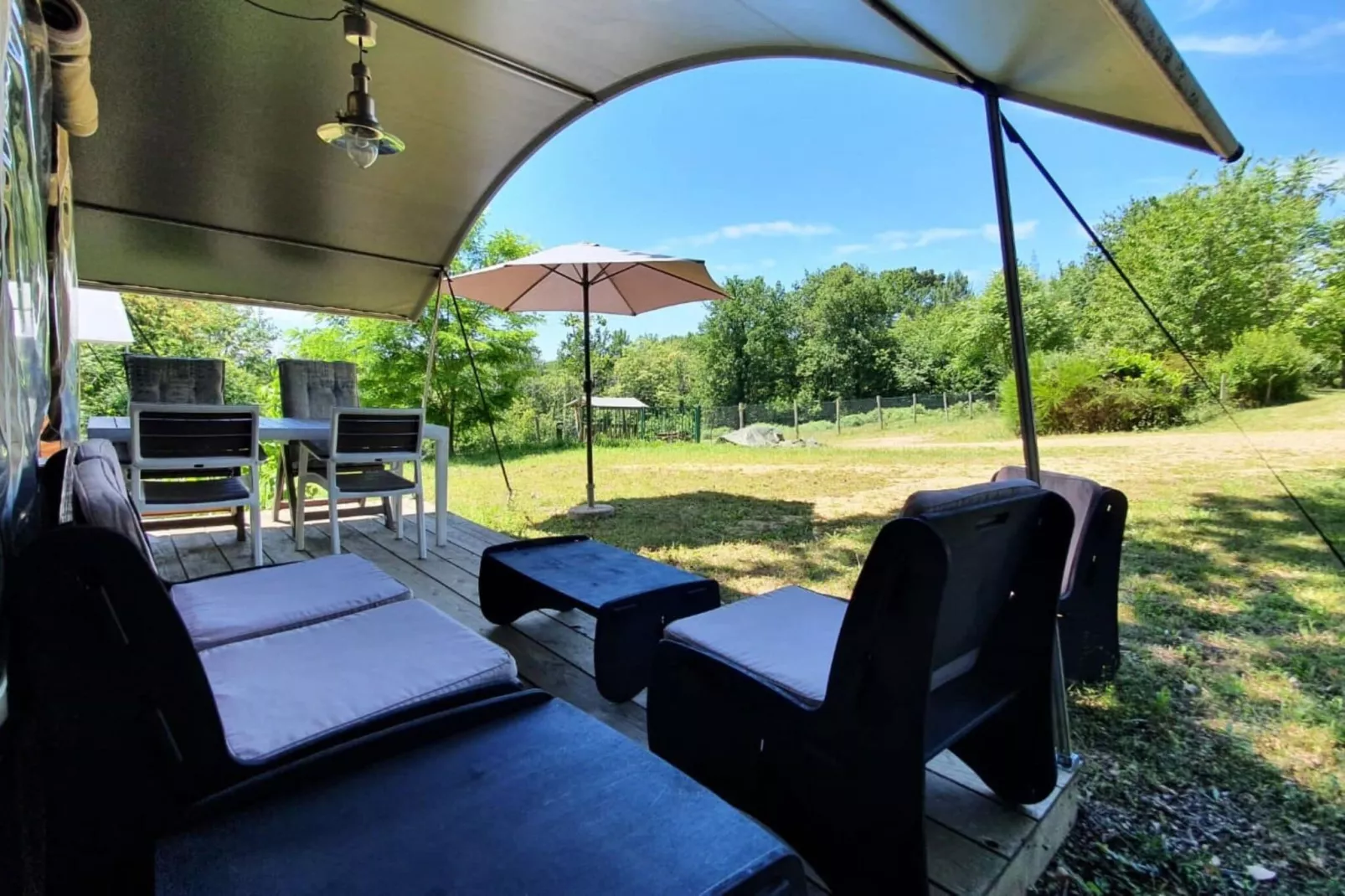 Camping Le Clou 1-Gebiete Sommer 1 km
