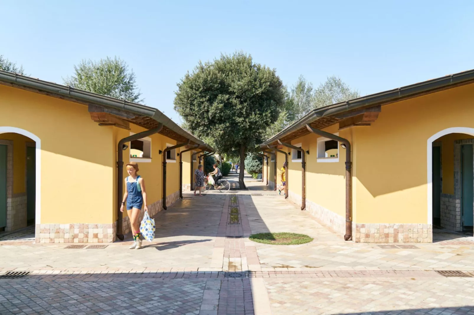 Camping Paradiso Viareggio 1-Areas summer 1km