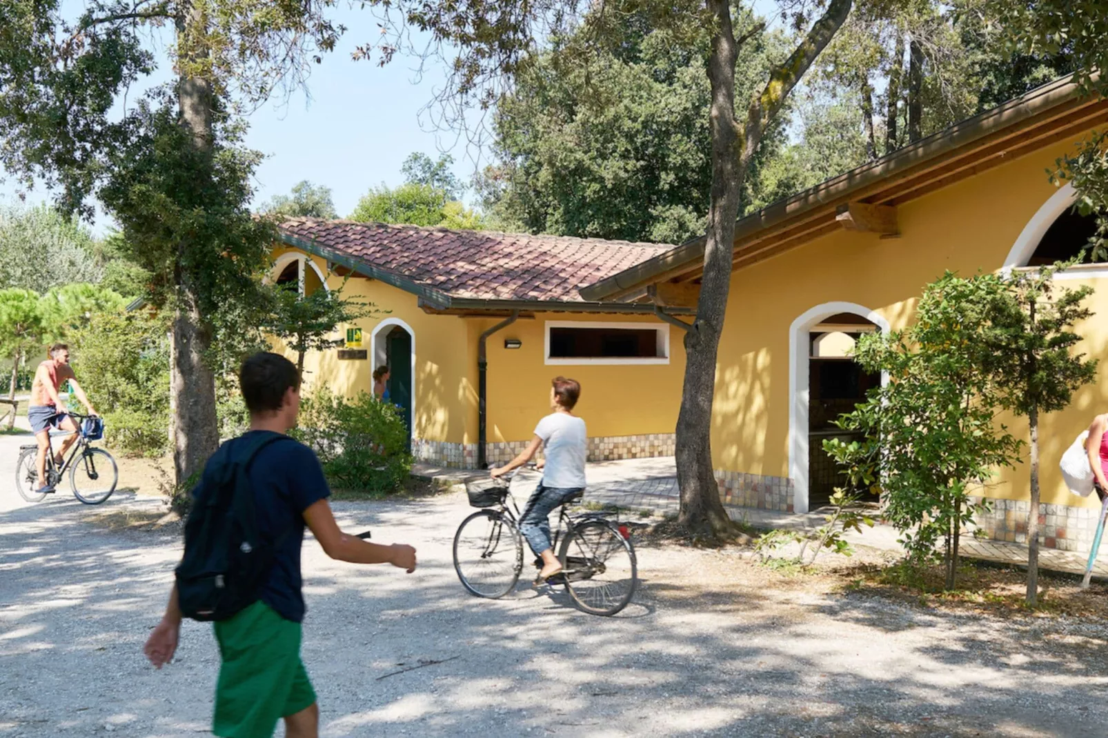 Camping Paradiso Viareggio 1-Areas summer 1km