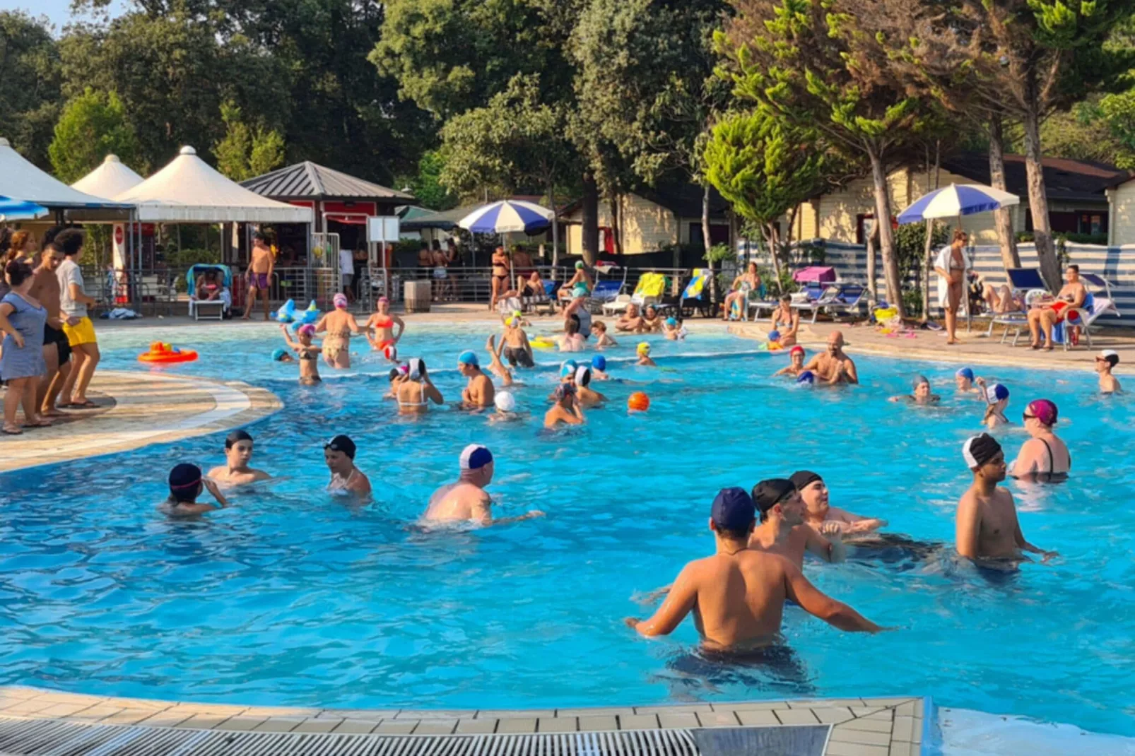 Camping Paradiso Viareggio 1-Areas summer 1km