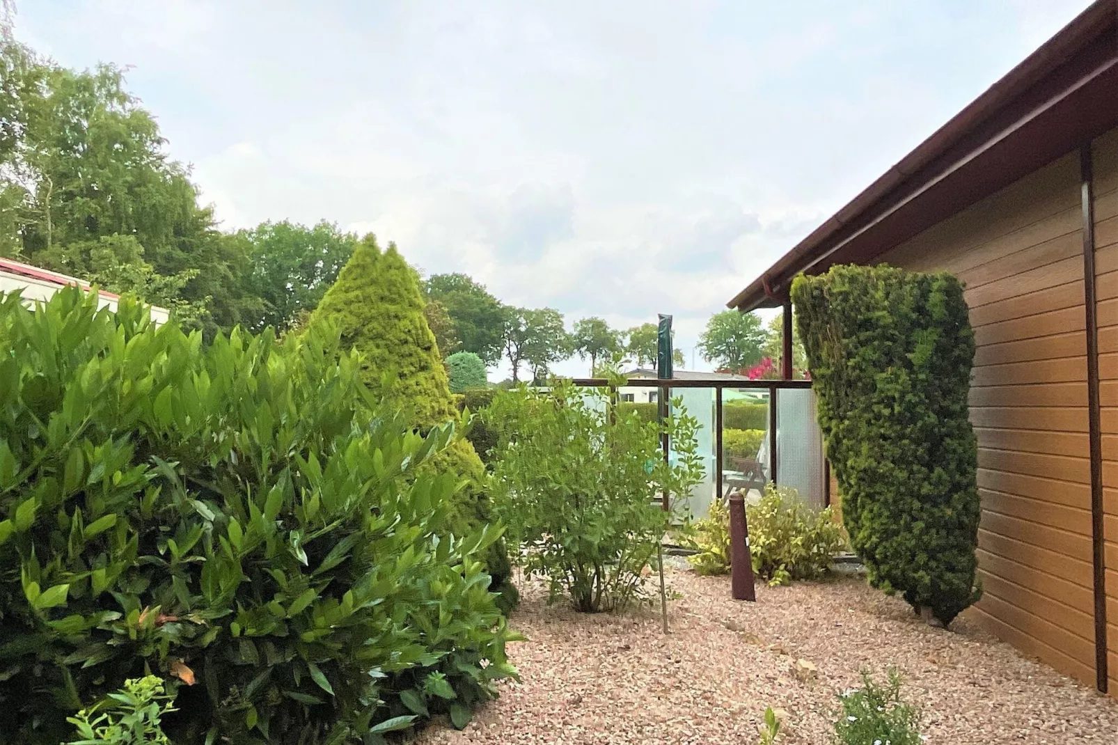 Chalet Kieftveen Voorthuizen II 4 pax -817-Gardens summer