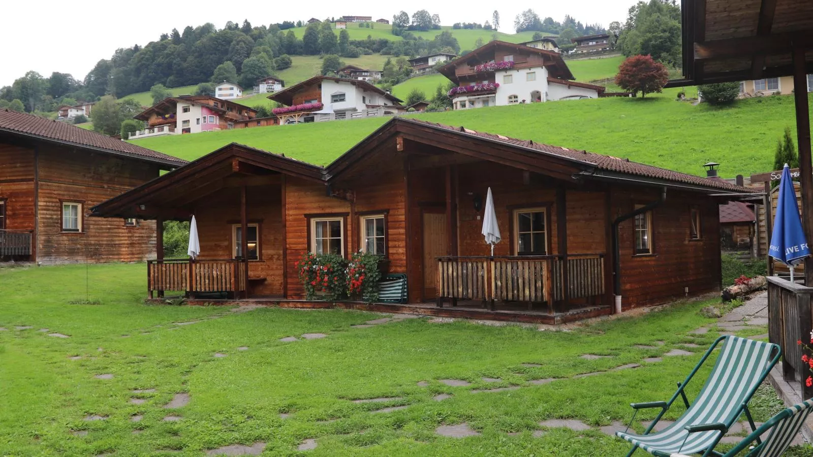 Uriges Chalet 3-Exterior summer