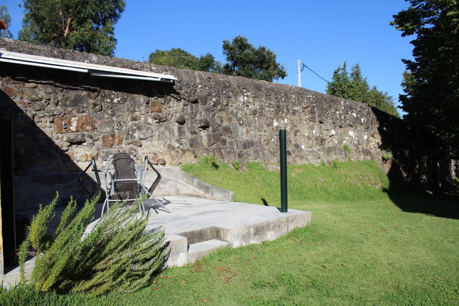 Casa da Adega-Gardens summer