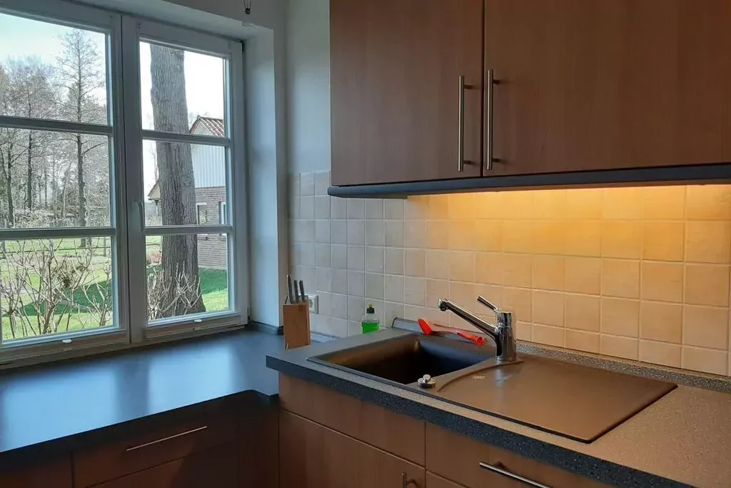 330920-Kitchen