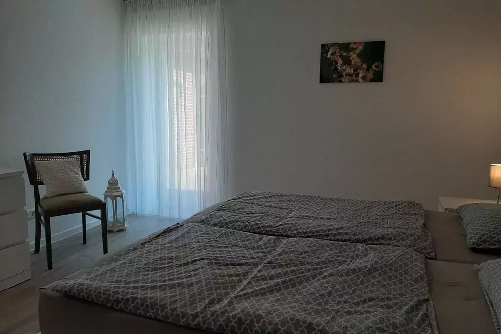 330920-Bedroom