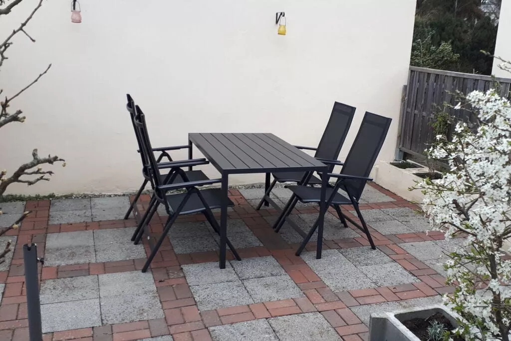 382113-Terrace