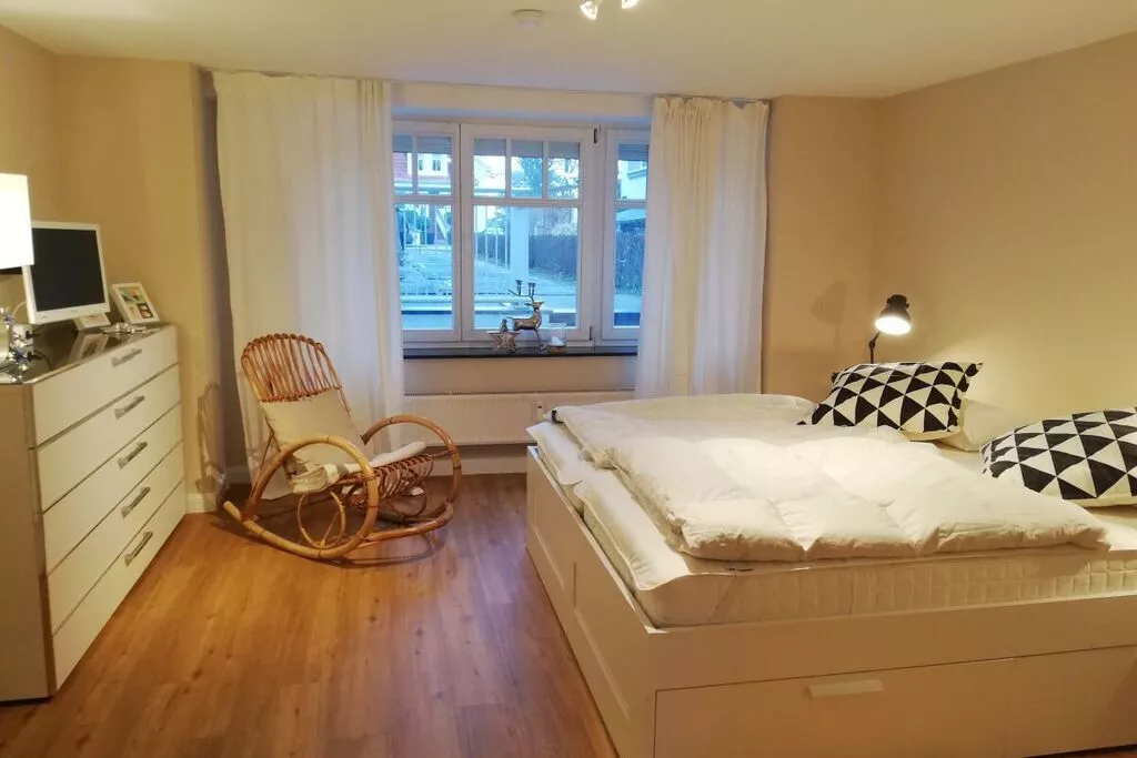 244352-Schlafzimmer