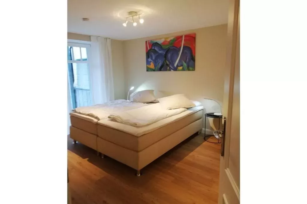 244352-Schlafzimmer