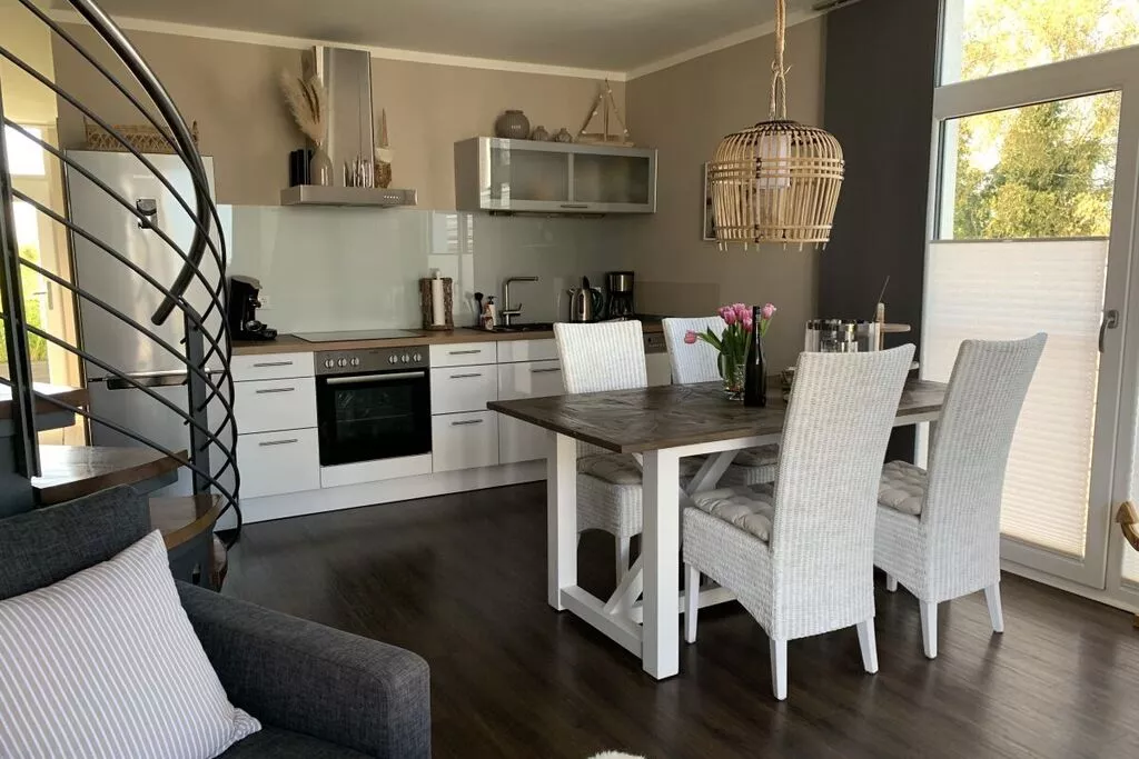 383091-Living room