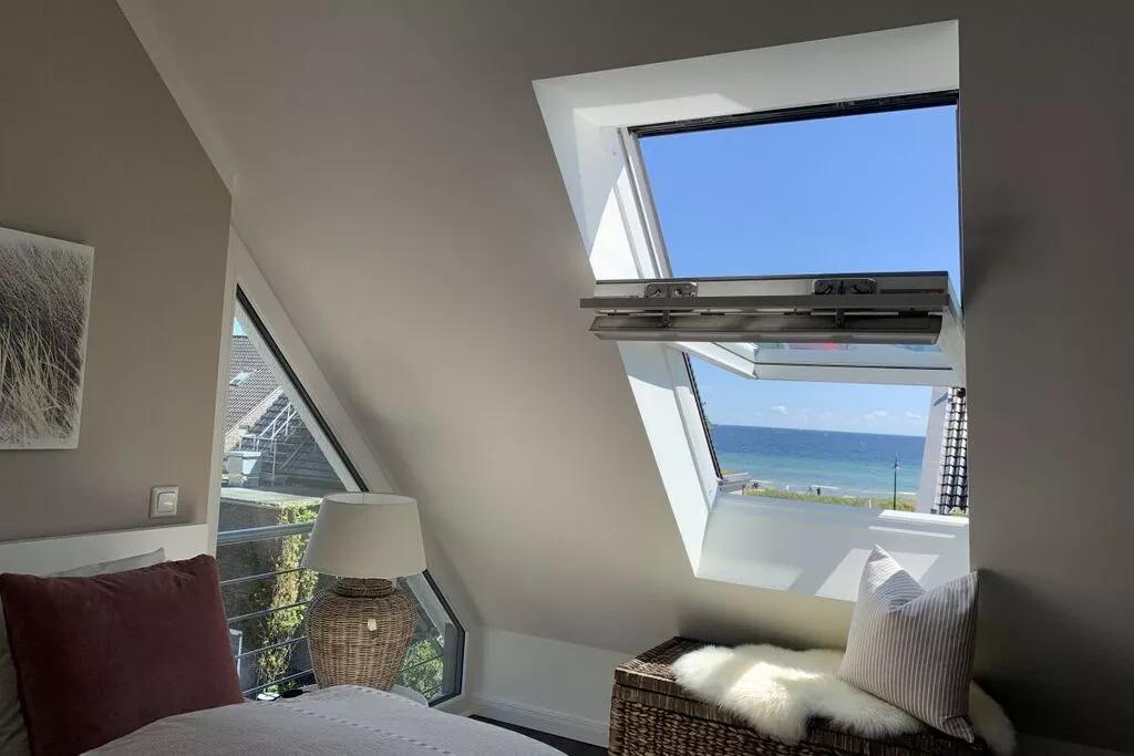 383091-Bedroom