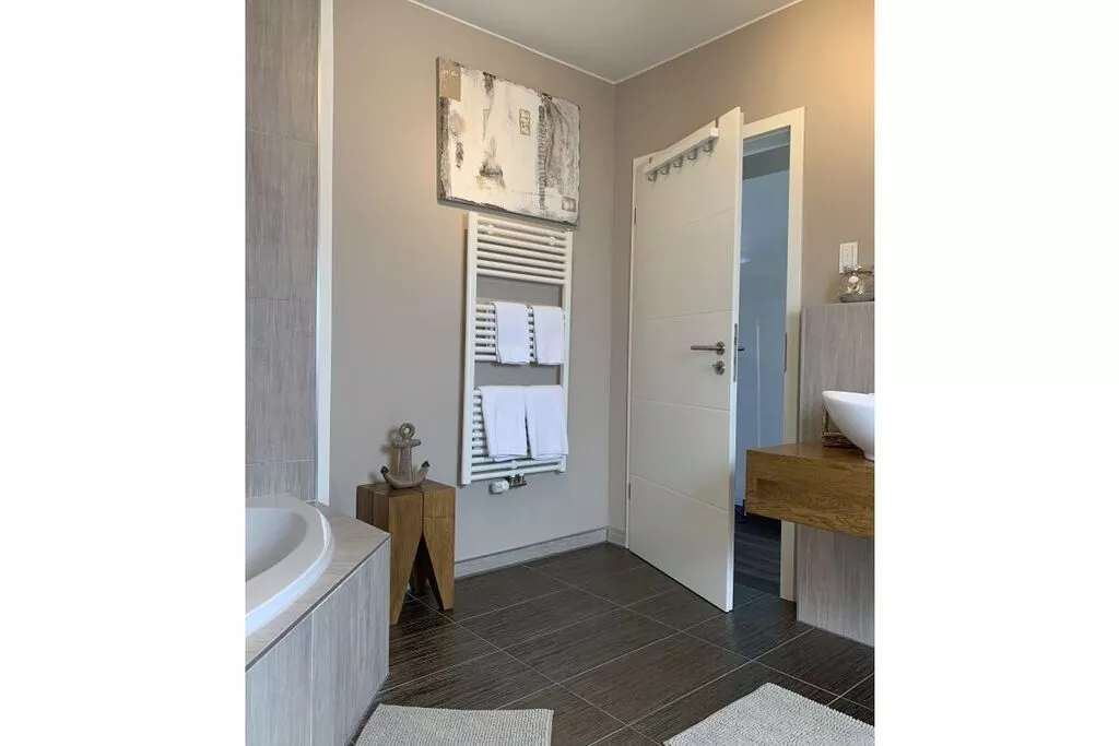 383091-Bathroom