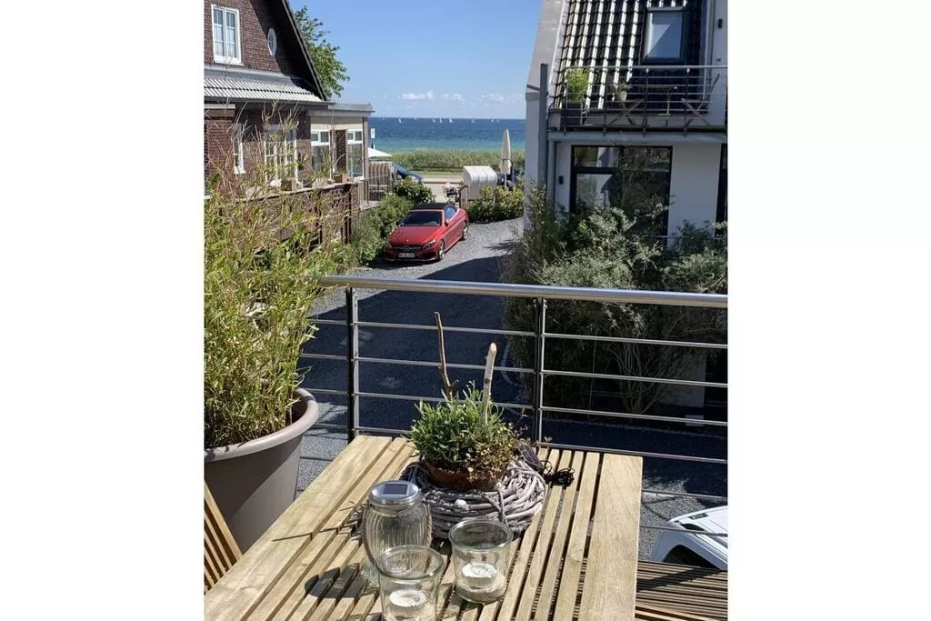 383091-View
