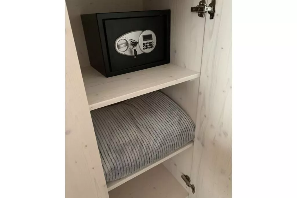 293941-Bedroom