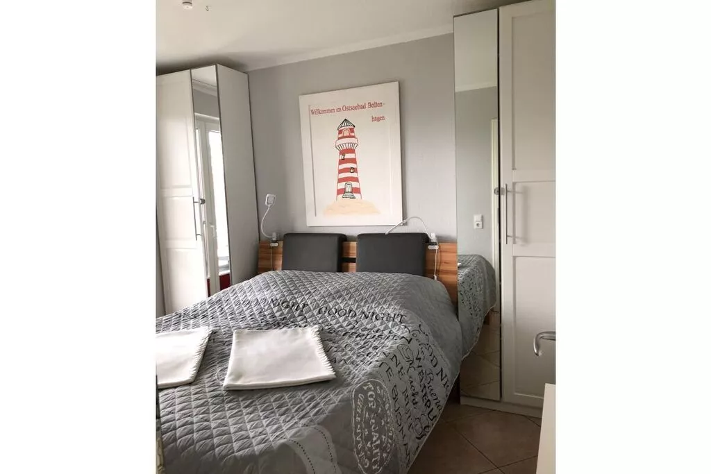 323892-Bedroom